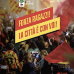 Forza ragazzi, la città è con voi: la campagna del Comune per l’Us Lecce