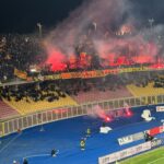 Il Lecce lotta anche in dieci, la Lazio passa solo nel finale